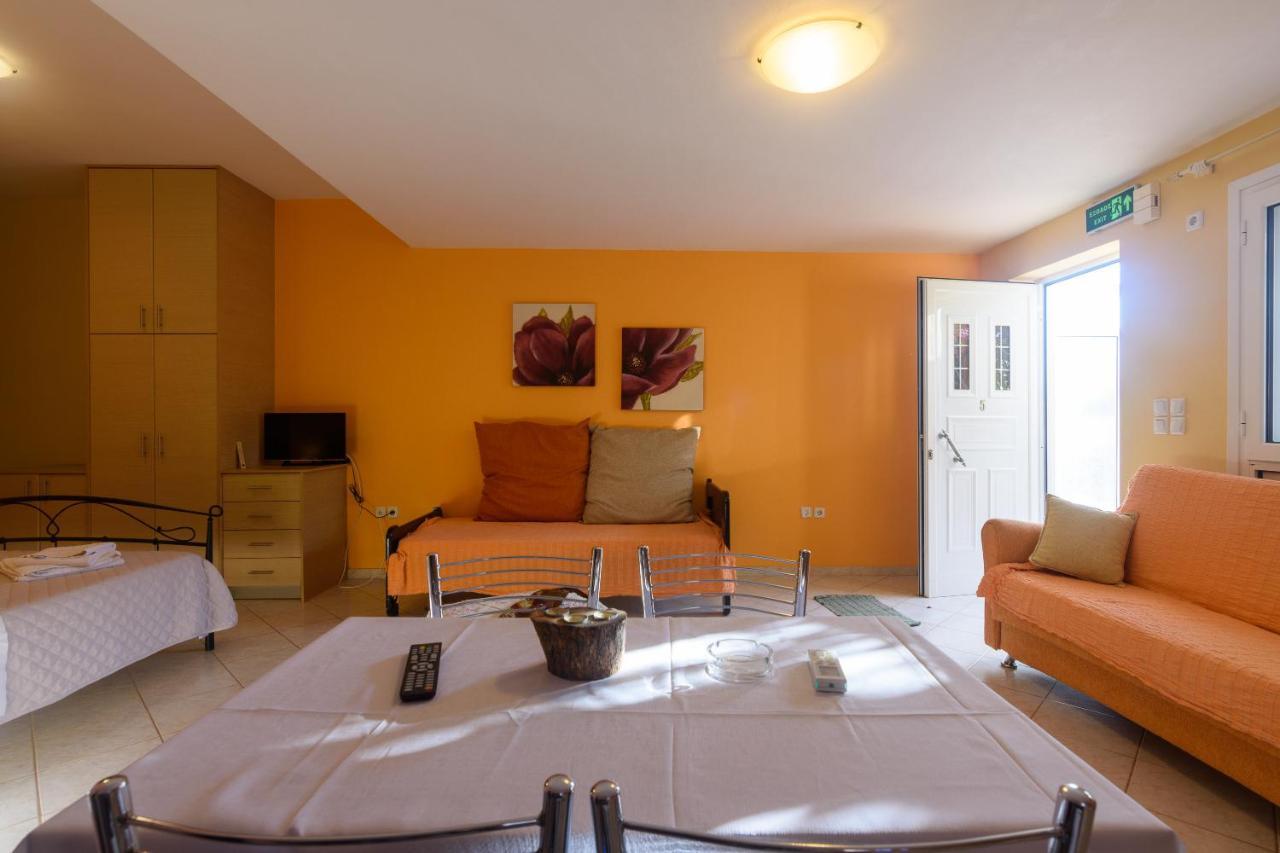 Terpsi Apartments Kyparissia Extérieur photo