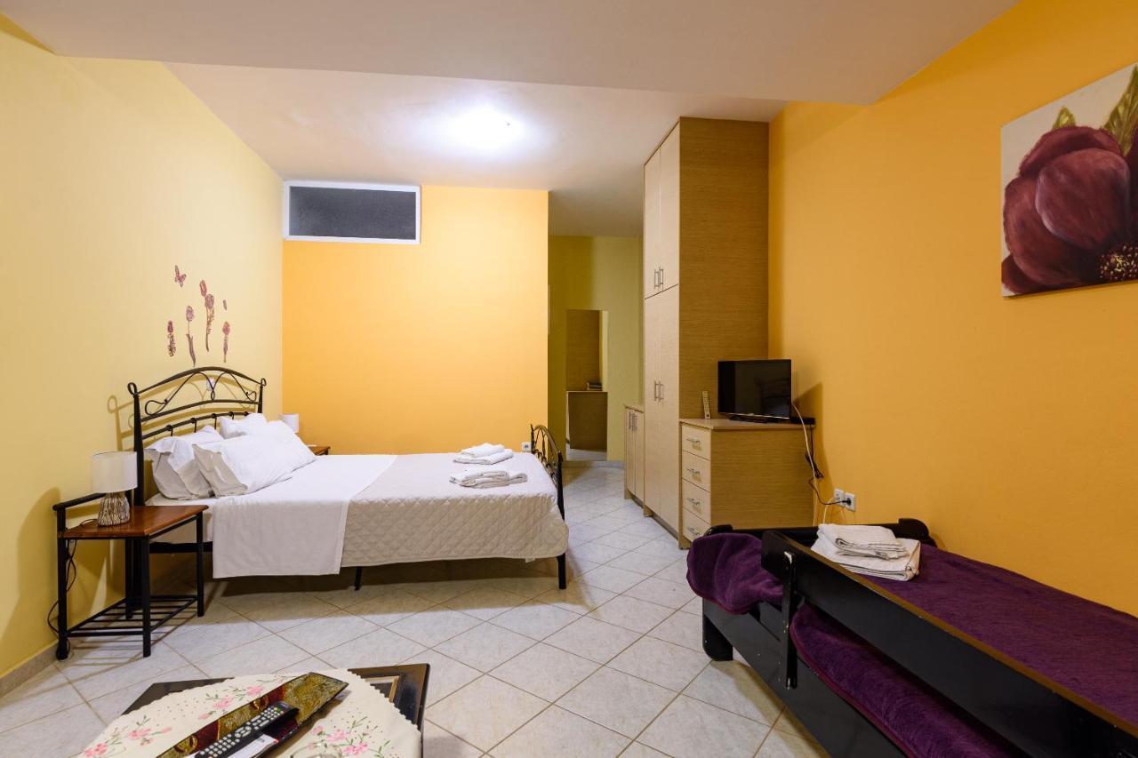 Terpsi Apartments Kyparissia Extérieur photo